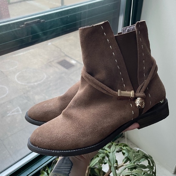 Alma en Pena Tan Ankle Boots - Picture 4 of 15